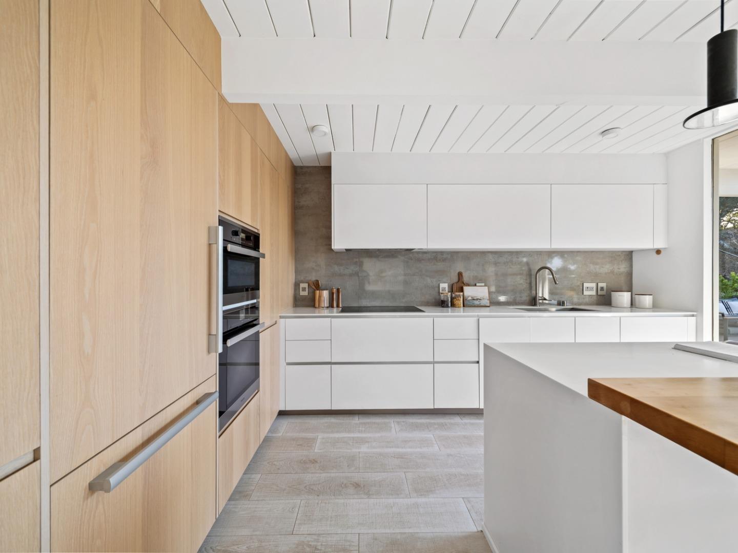 Detail Gallery Image 9 of 40 For 2272 Bunker Hill Dr, San Mateo,  CA 94402 - 4 Beds | 2 Baths