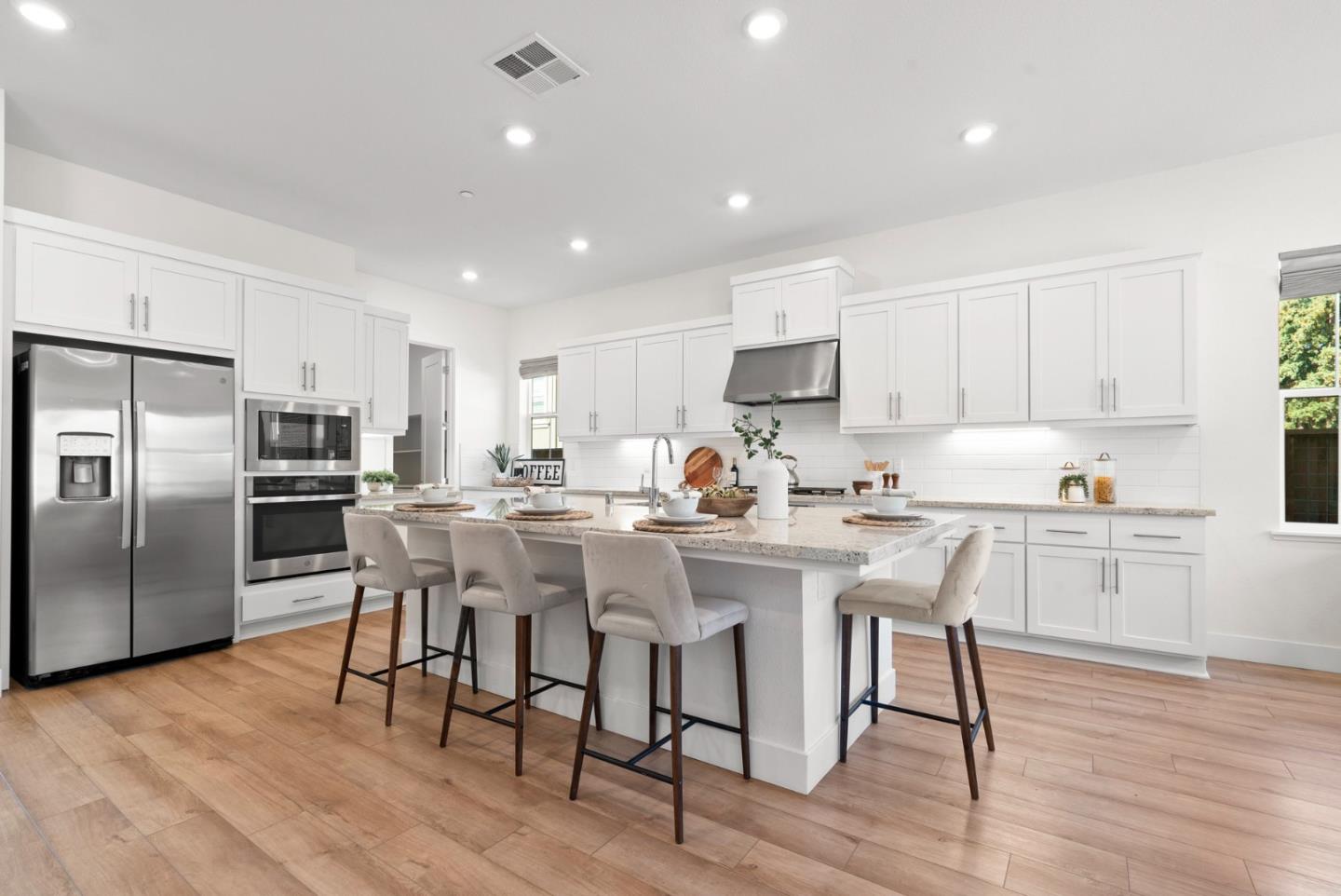 Detail Gallery Image 12 of 81 For 105 Shady Oak Way, Scotts Valley,  CA 95066 - 4 Beds | 3/1 Baths