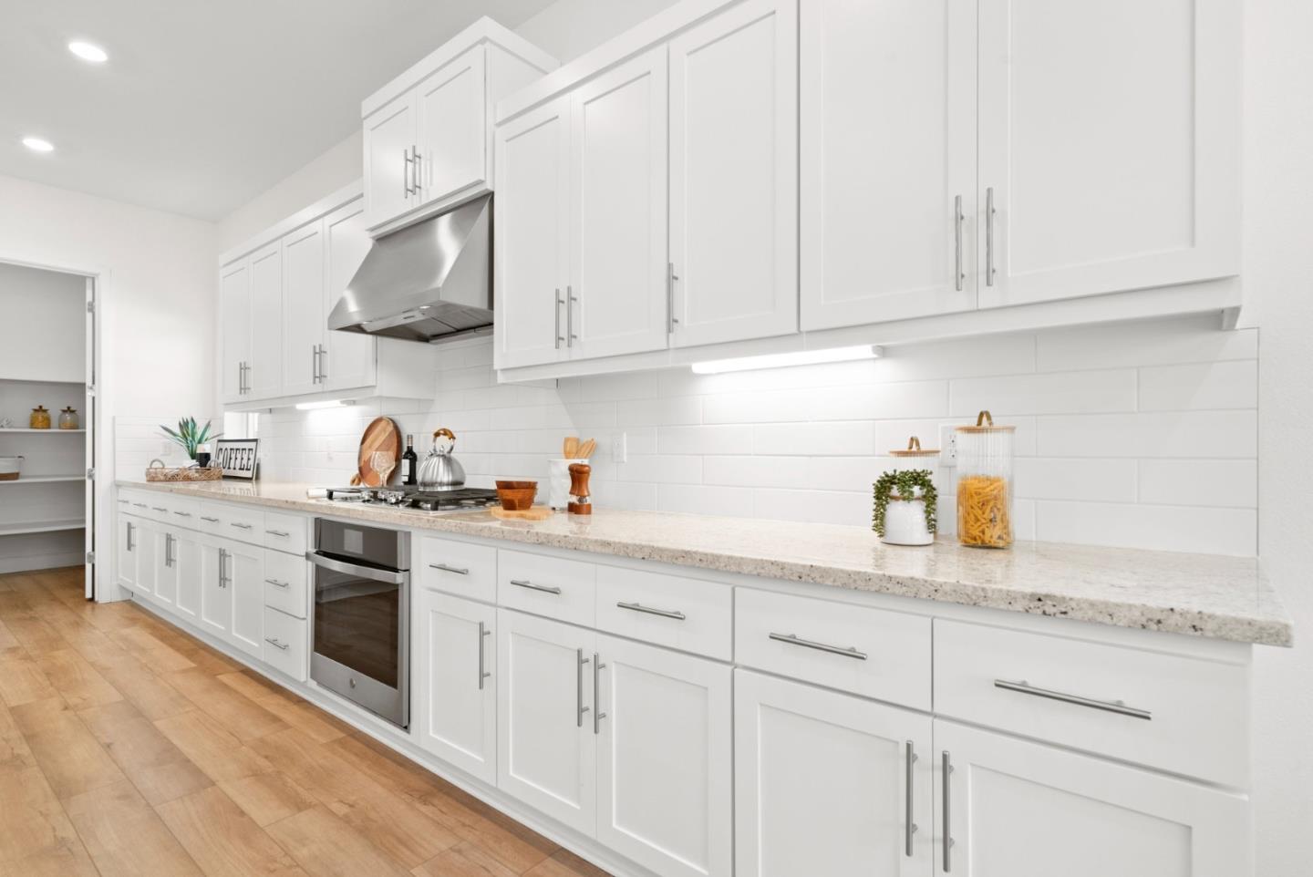 Detail Gallery Image 14 of 81 For 105 Shady Oak Way, Scotts Valley,  CA 95066 - 4 Beds | 3/1 Baths