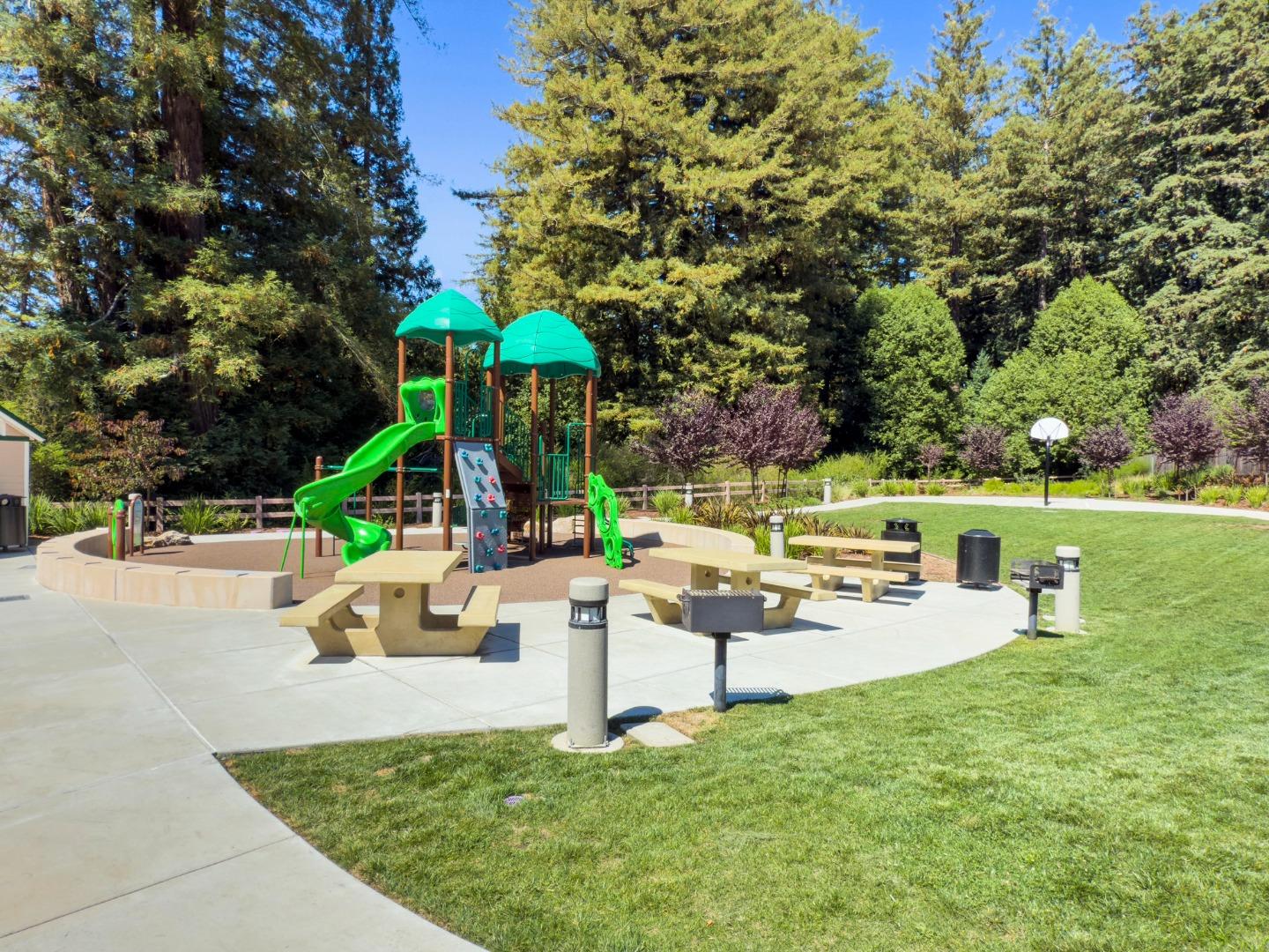 Detail Gallery Image 69 of 81 For 105 Shady Oak Way, Scotts Valley,  CA 95066 - 4 Beds | 3/1 Baths