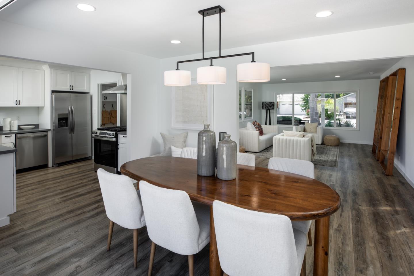Detail Gallery Image 10 of 33 For 1432 Ernestine Ln, Mountain View,  CA 94040 - 3 Beds | 2 Baths