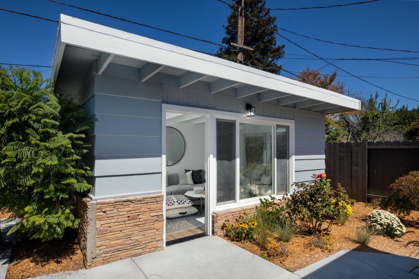 Detail Gallery Image 28 of 33 For 1432 Ernestine Ln, Mountain View,  CA 94040 - 3 Beds | 2 Baths