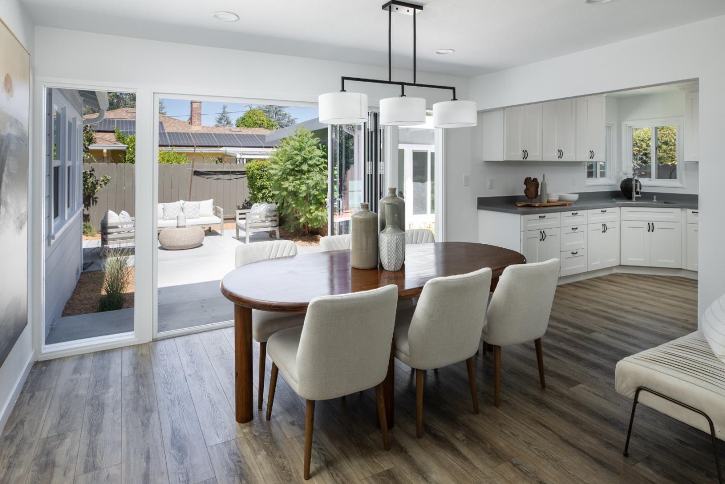 Detail Gallery Image 9 of 33 For 1432 Ernestine Ln, Mountain View,  CA 94040 - 3 Beds | 2 Baths