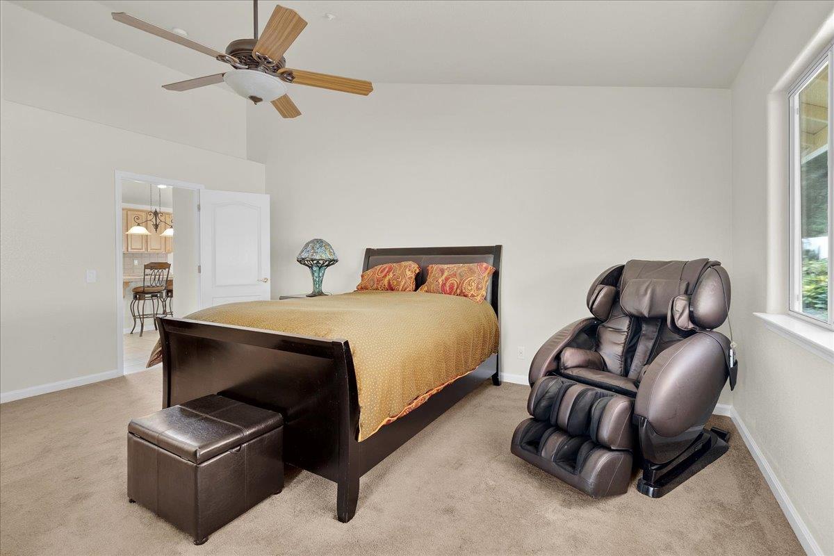 Detail Gallery Image 10 of 27 For 817 Lewis Rd, Royal Oaks,  CA 95076 - 3 Beds | 2 Baths