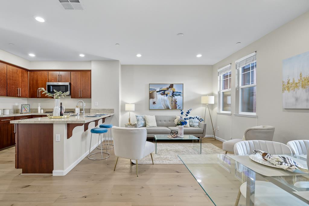 Detail Gallery Image 12 of 50 For 1036 Onofrio Ln #6,  San Jose,  CA 95131 - 2 Beds | 2 Baths