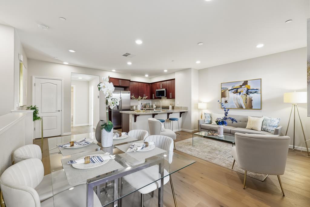 Detail Gallery Image 5 of 50 For 1036 Onofrio Ln #6,  San Jose,  CA 95131 - 2 Beds | 2 Baths