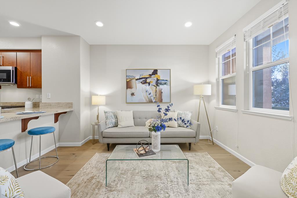 Detail Gallery Image 8 of 50 For 1036 Onofrio Ln #6,  San Jose,  CA 95131 - 2 Beds | 2 Baths