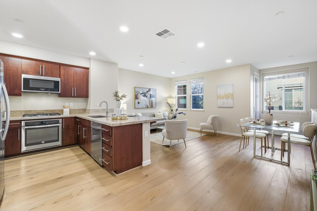 Detail Gallery Image 9 of 50 For 1036 Onofrio Ln #6,  San Jose,  CA 95131 - 2 Beds | 2 Baths