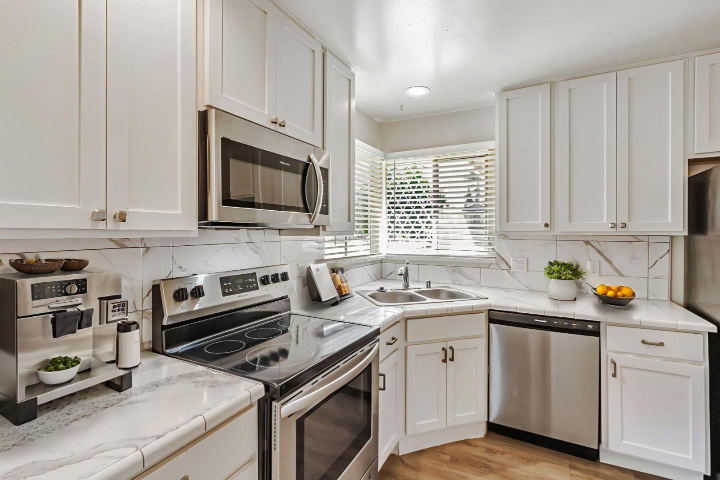 Detail Gallery Image 7 of 21 For 1267 Hillsdale Ave, San Jose,  CA 95118 - 4 Beds | 2 Baths