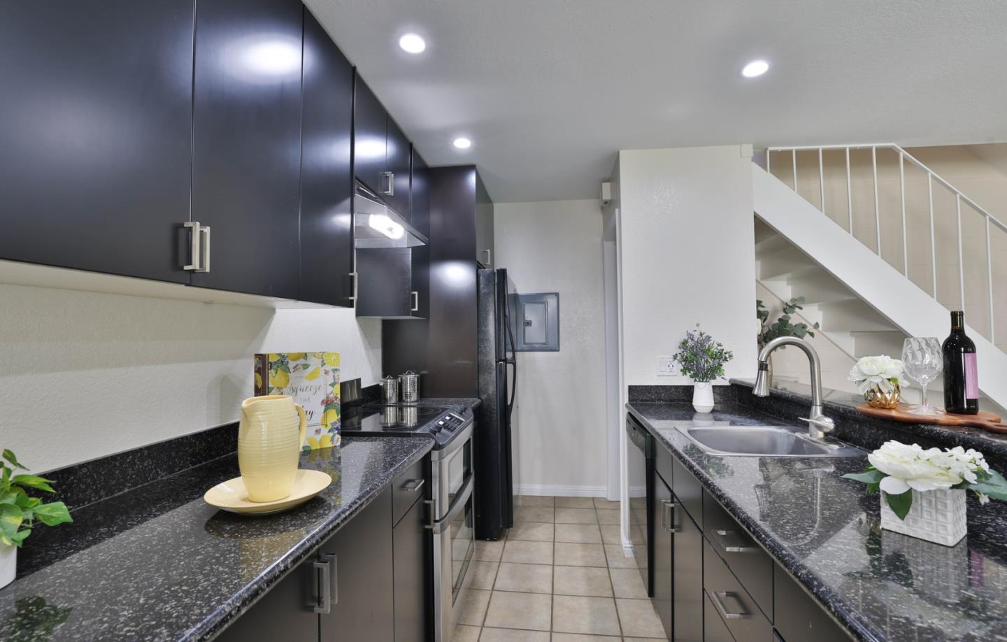 Detail Gallery Image 5 of 24 For 4768 Hatfield Walk #2,  San Jose,  CA 95124 - 2 Beds | 1 Baths