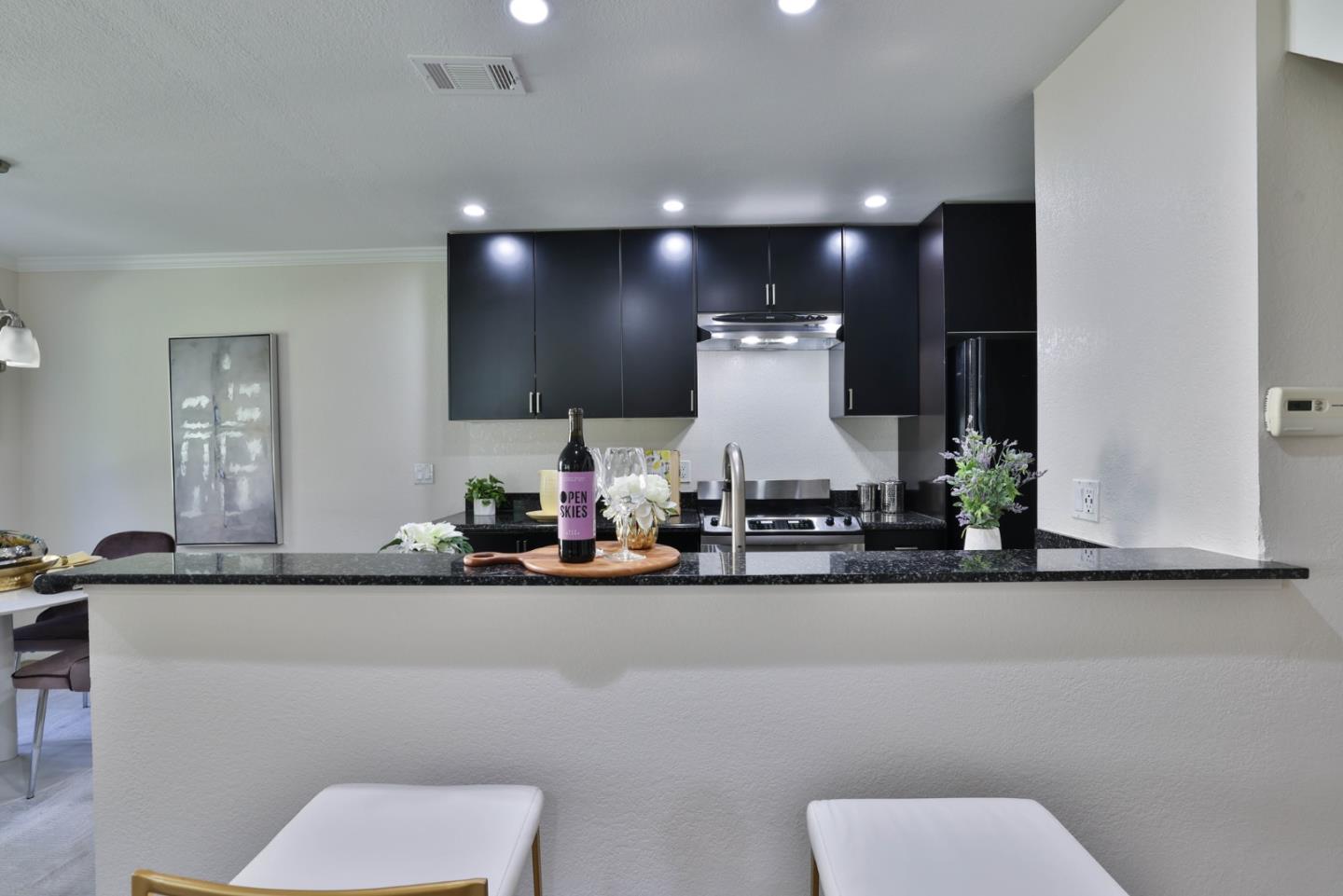 Detail Gallery Image 7 of 24 For 4768 Hatfield Walk #2,  San Jose,  CA 95124 - 2 Beds | 1 Baths