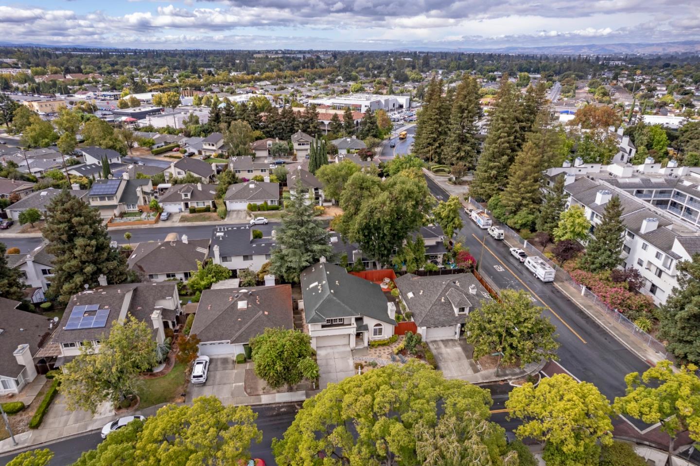 Detail Gallery Image 4 of 31 For 4815 Capistrano Ave, San Jose,  CA 95129 - 3 Beds | 2/1 Baths
