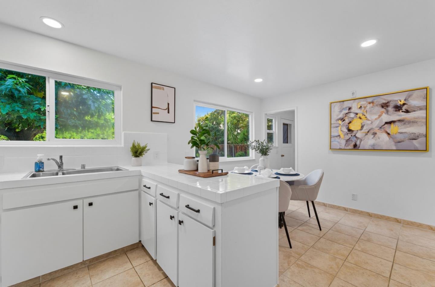 Detail Gallery Image 11 of 47 For 1741 Harte Dr, San Jose,  CA 95124 - 5 Beds | 2/1 Baths