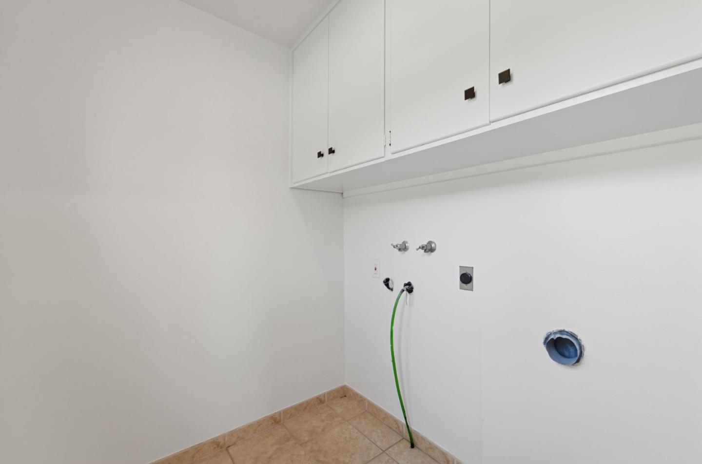 Detail Gallery Image 15 of 47 For 1741 Harte Dr, San Jose,  CA 95124 - 5 Beds | 2/1 Baths