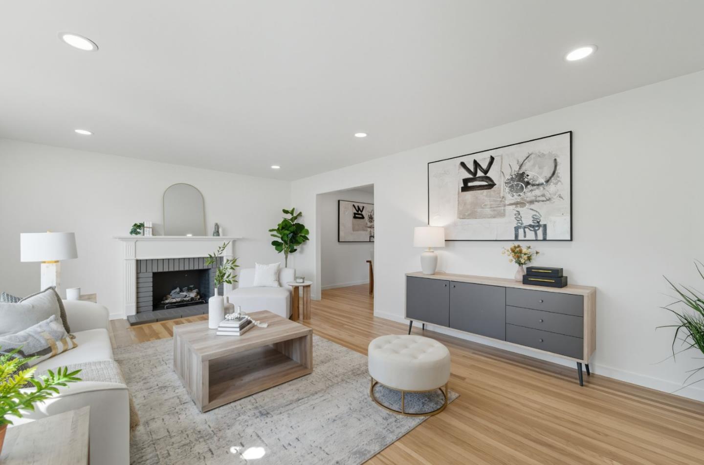 Detail Gallery Image 4 of 47 For 1741 Harte Dr, San Jose,  CA 95124 - 5 Beds | 2/1 Baths