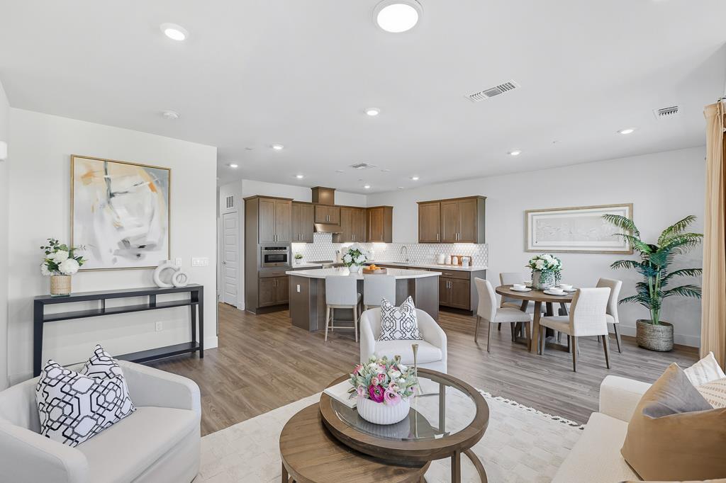 Detail Gallery Image 6 of 35 For 922 Magnolia Ter #8,  Sunnyvale,  CA 94086 - 2 Beds | 2/1 Baths