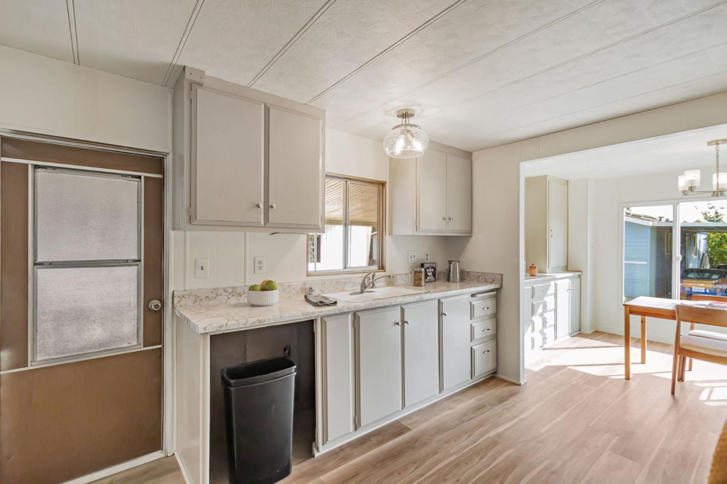 Detail Gallery Image 13 of 29 For 1075 Space Park Way #301,  Mountain View,  CA 94043 - 2 Beds | 2 Baths