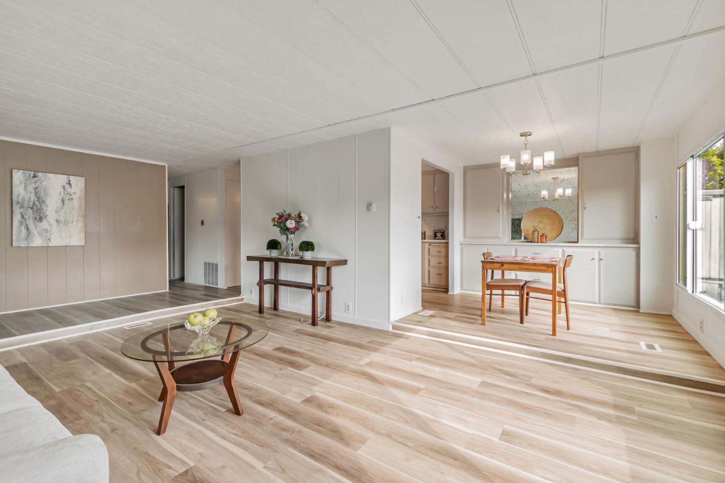 Detail Gallery Image 4 of 29 For 1075 Space Park Way #301,  Mountain View,  CA 94043 - 2 Beds | 2 Baths