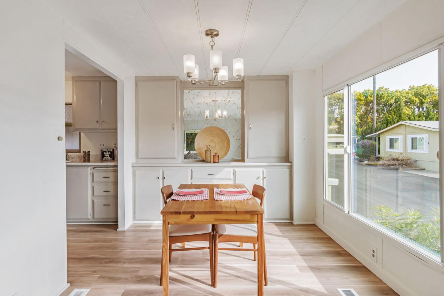 Detail Gallery Image 6 of 29 For 1075 Space Park Way #301,  Mountain View,  CA 94043 - 2 Beds | 2 Baths