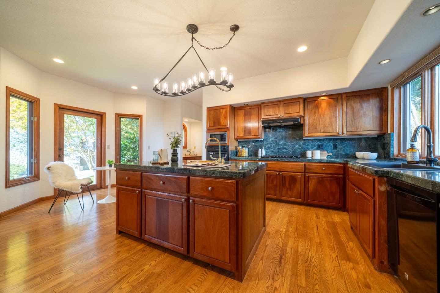 Detail Gallery Image 14 of 60 For 625 Quail Run Rd, Aptos,  CA 95003 - 3 Beds | 3/1 Baths