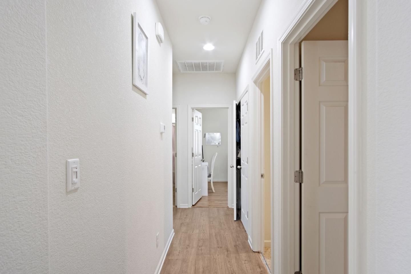 Detail Gallery Image 15 of 31 For 204 North St, Los Banos,  CA 93635 - 4 Beds | 3 Baths