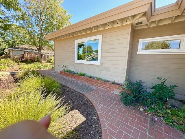 Detail Gallery Image 14 of 15 For 262 Angela Dr, Los Altos,  CA 94022 - 3 Beds | 2/1 Baths