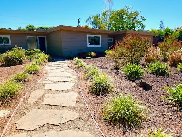 Detail Gallery Image 2 of 15 For 262 Angela Dr, Los Altos,  CA 94022 - 3 Beds | 2/1 Baths