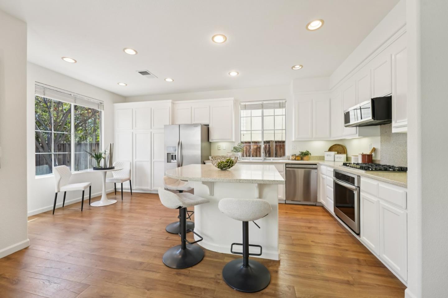 Detail Gallery Image 15 of 89 For 3430 Maroun Pl, San Jose,  CA 95148 - 3 Beds | 2/1 Baths