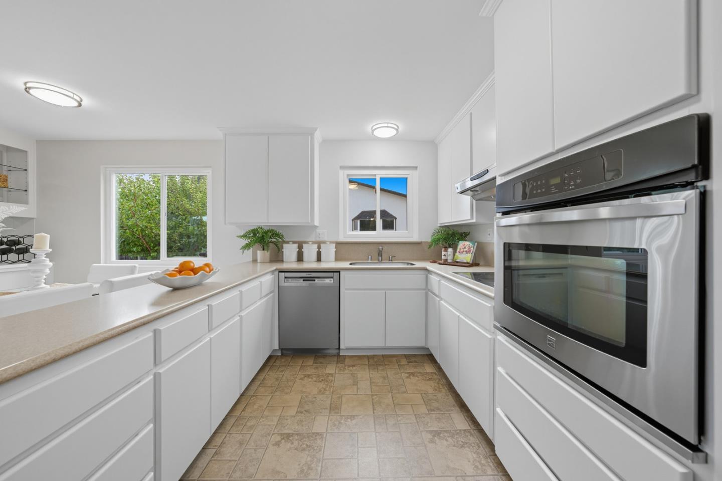 Detail Gallery Image 11 of 28 For 1479 Blackhawk Ct, Sunnyvale,  CA 94087 - 4 Beds | 2 Baths