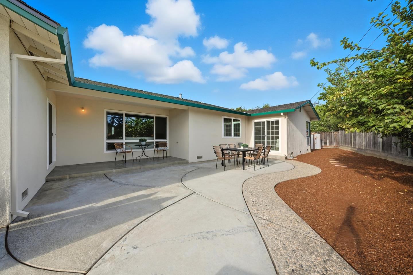Detail Gallery Image 23 of 28 For 1479 Blackhawk Ct, Sunnyvale,  CA 94087 - 4 Beds | 2 Baths