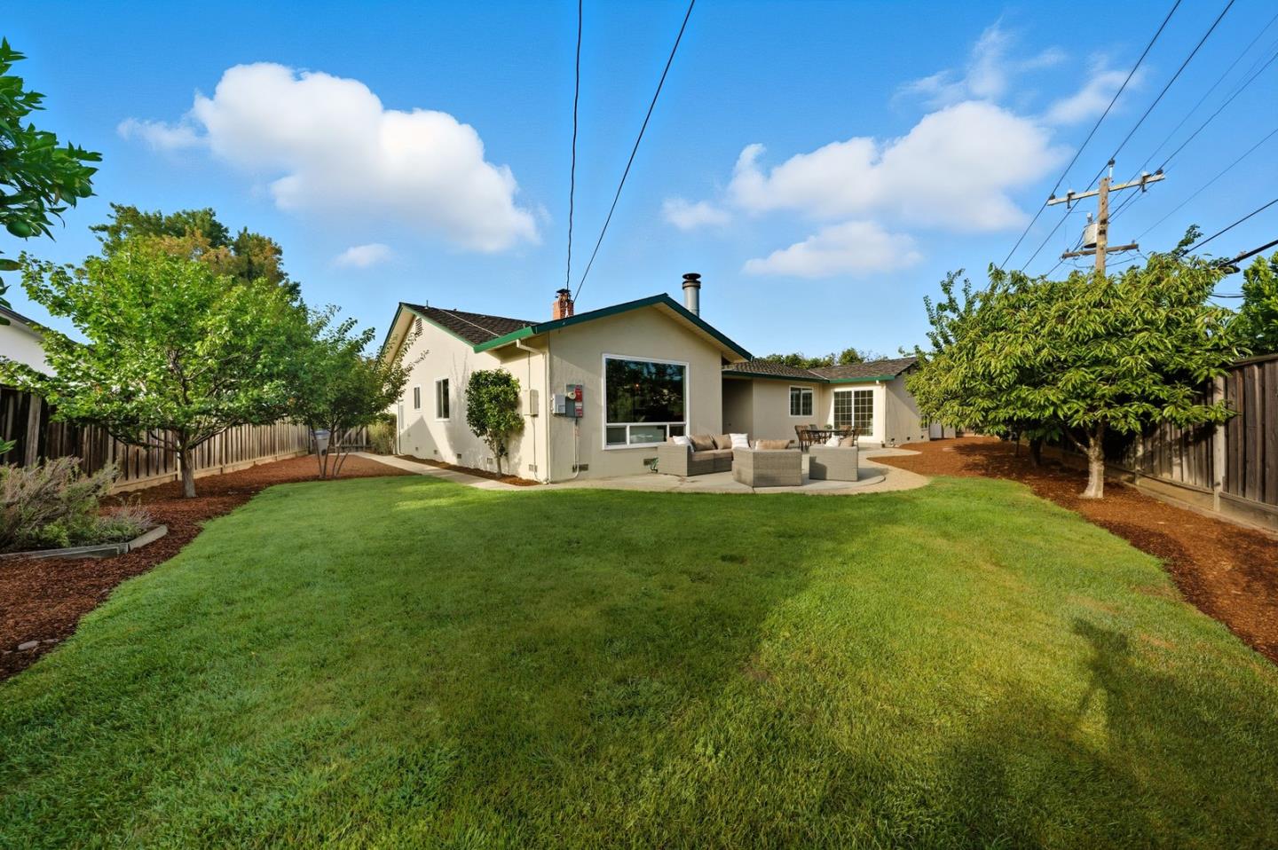 Detail Gallery Image 25 of 28 For 1479 Blackhawk Ct, Sunnyvale,  CA 94087 - 4 Beds | 2 Baths