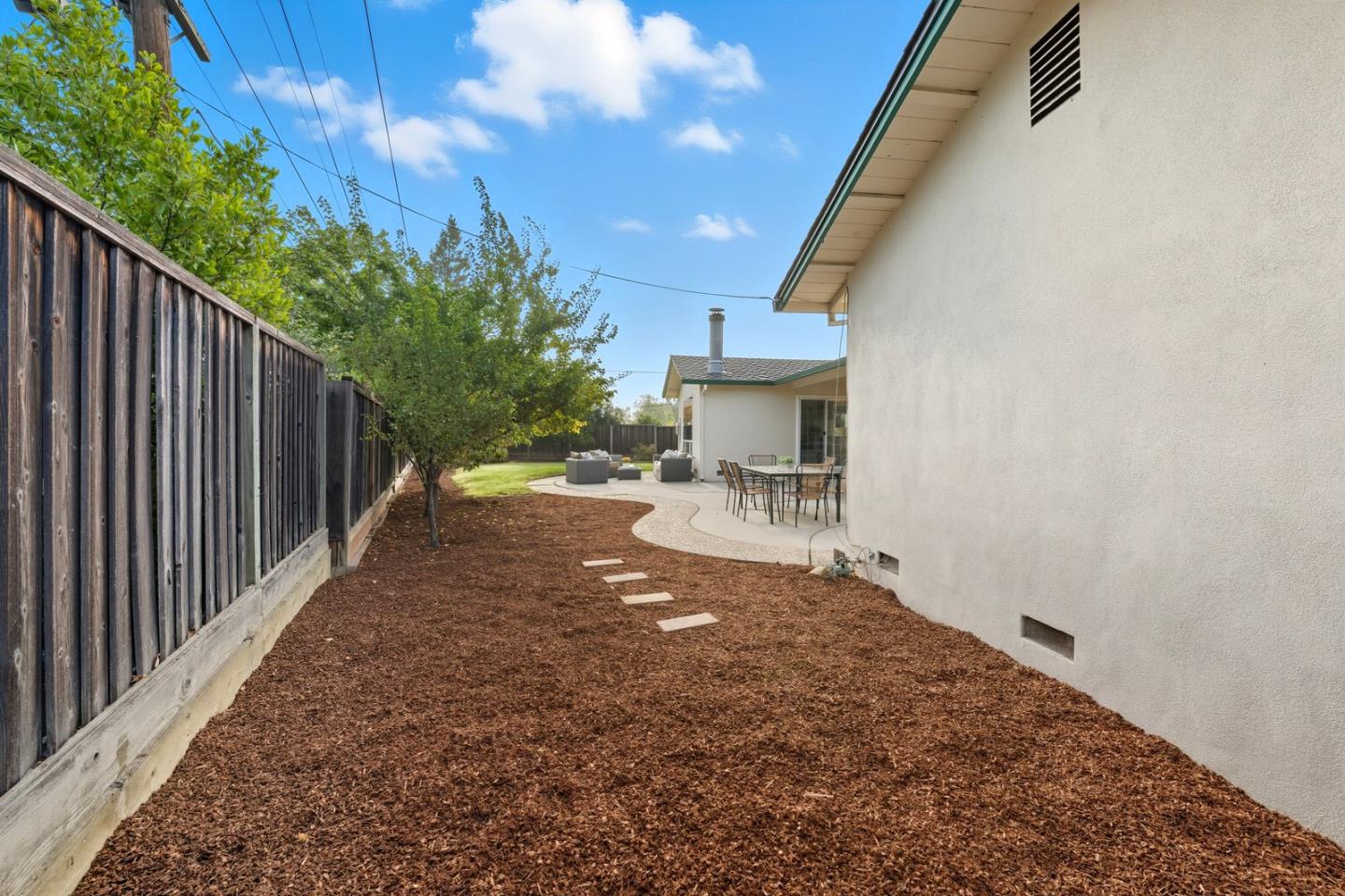 Detail Gallery Image 26 of 28 For 1479 Blackhawk Ct, Sunnyvale,  CA 94087 - 4 Beds | 2 Baths