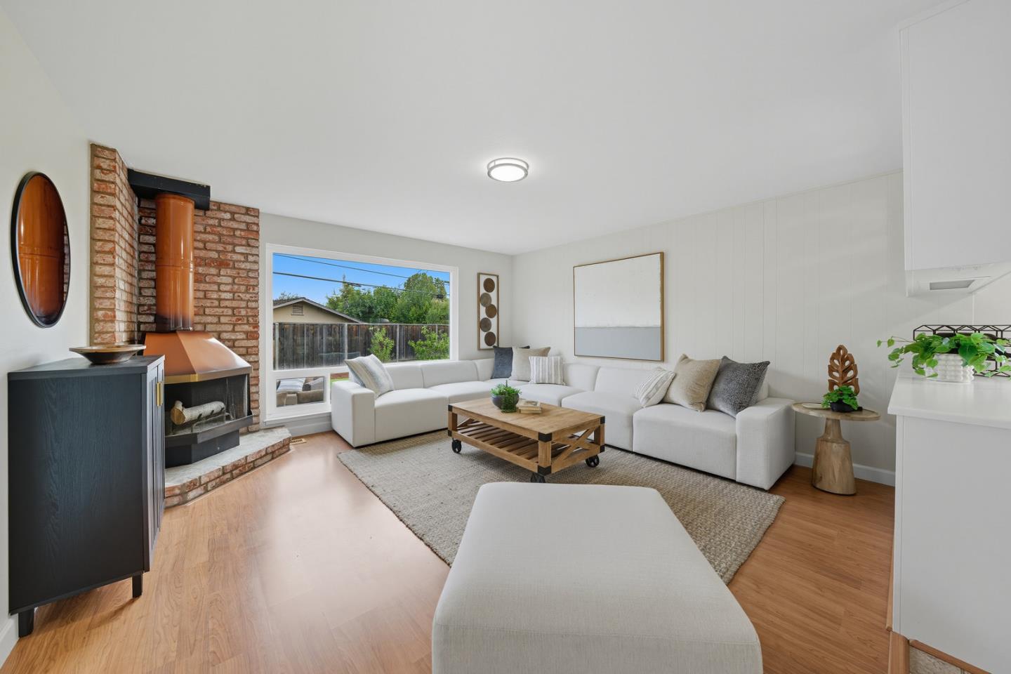 Detail Gallery Image 3 of 28 For 1479 Blackhawk Ct, Sunnyvale,  CA 94087 - 4 Beds | 2 Baths
