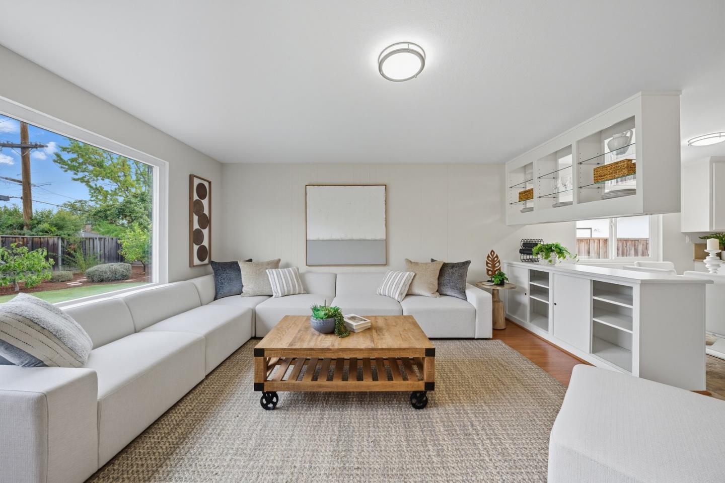 Detail Gallery Image 4 of 28 For 1479 Blackhawk Ct, Sunnyvale,  CA 94087 - 4 Beds | 2 Baths