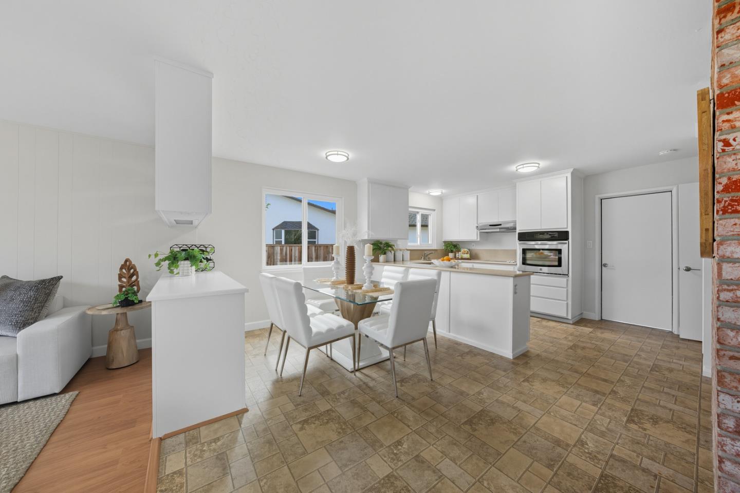 Detail Gallery Image 7 of 28 For 1479 Blackhawk Ct, Sunnyvale,  CA 94087 - 4 Beds | 2 Baths