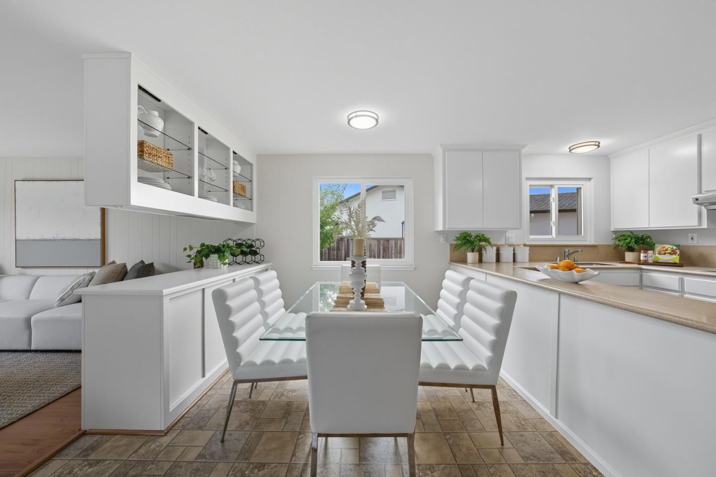 Detail Gallery Image 8 of 28 For 1479 Blackhawk Ct, Sunnyvale,  CA 94087 - 4 Beds | 2 Baths