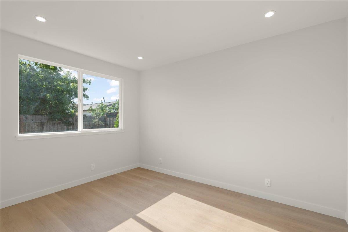 Detail Gallery Image 7 of 17 For 4636 Armour Dr, Santa Clara,  CA 95054 - 3 Beds | 3 Baths