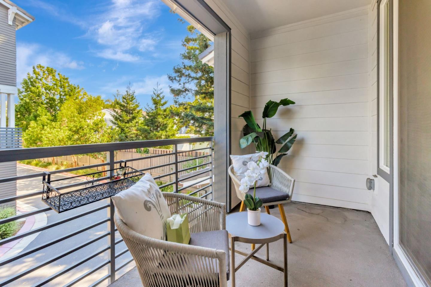 Detail Gallery Image 16 of 41 For 105 Ortega Ave, Mountain View,  CA 94040 - 3 Beds | 3/1 Baths