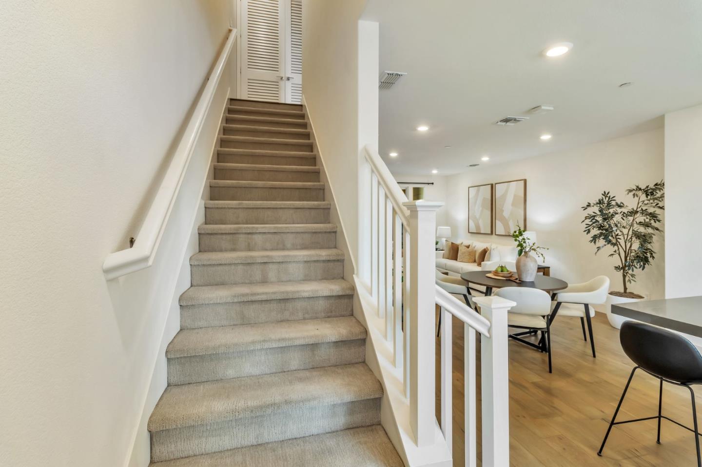 Detail Gallery Image 17 of 41 For 105 Ortega Ave, Mountain View,  CA 94040 - 3 Beds | 3/1 Baths