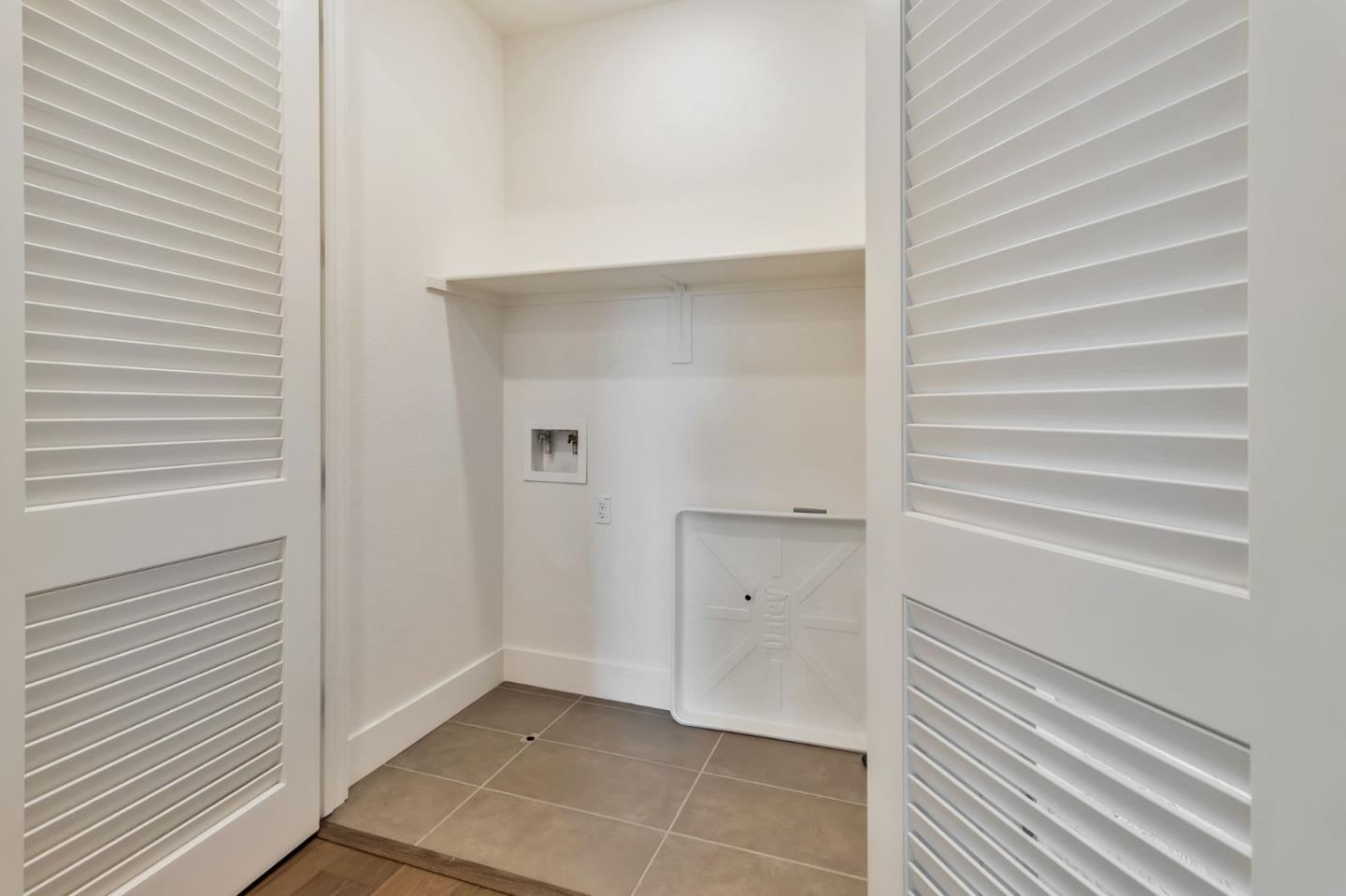 Detail Gallery Image 28 of 41 For 105 Ortega Ave, Mountain View,  CA 94040 - 3 Beds | 3/1 Baths