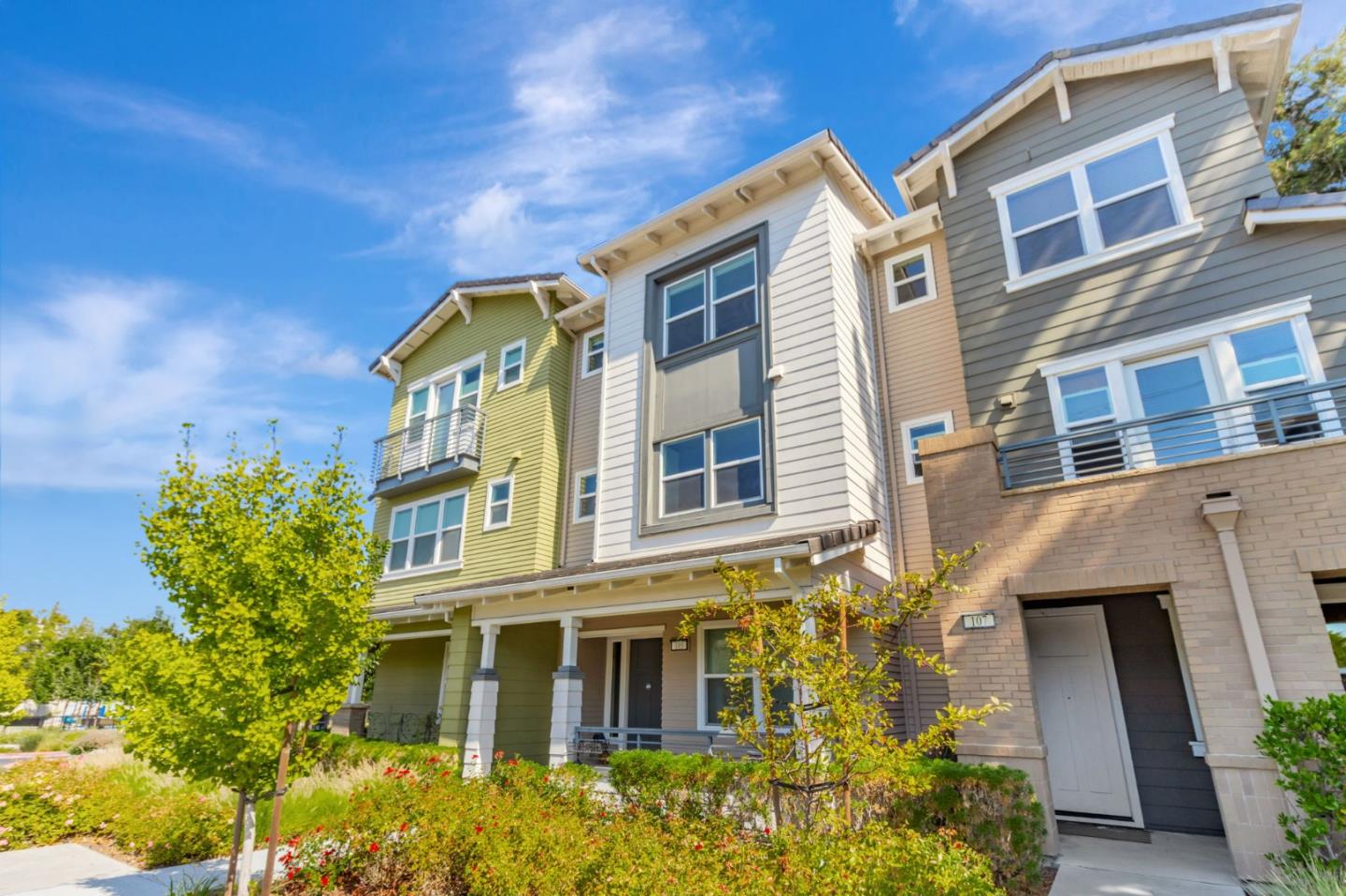 Detail Gallery Image 3 of 41 For 105 Ortega Ave, Mountain View,  CA 94040 - 3 Beds | 3/1 Baths
