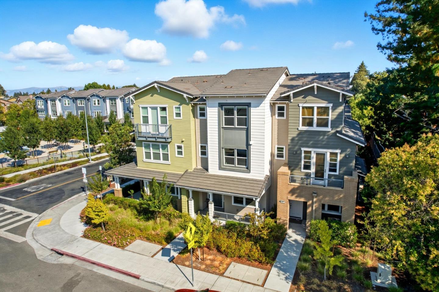 Detail Gallery Image 35 of 41 For 105 Ortega Ave, Mountain View,  CA 94040 - 3 Beds | 3/1 Baths