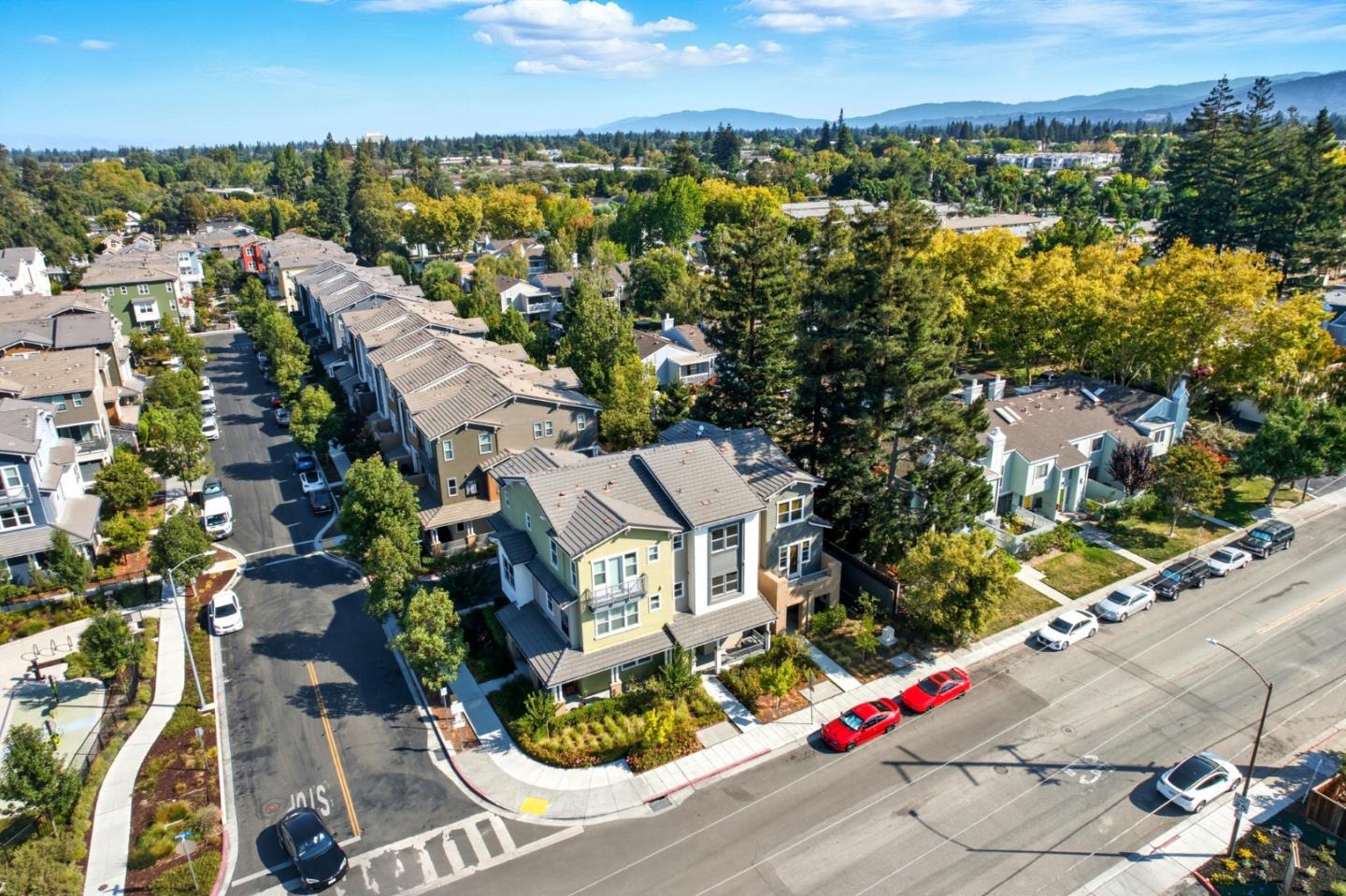 Detail Gallery Image 38 of 41 For 105 Ortega Ave, Mountain View,  CA 94040 - 3 Beds | 3/1 Baths
