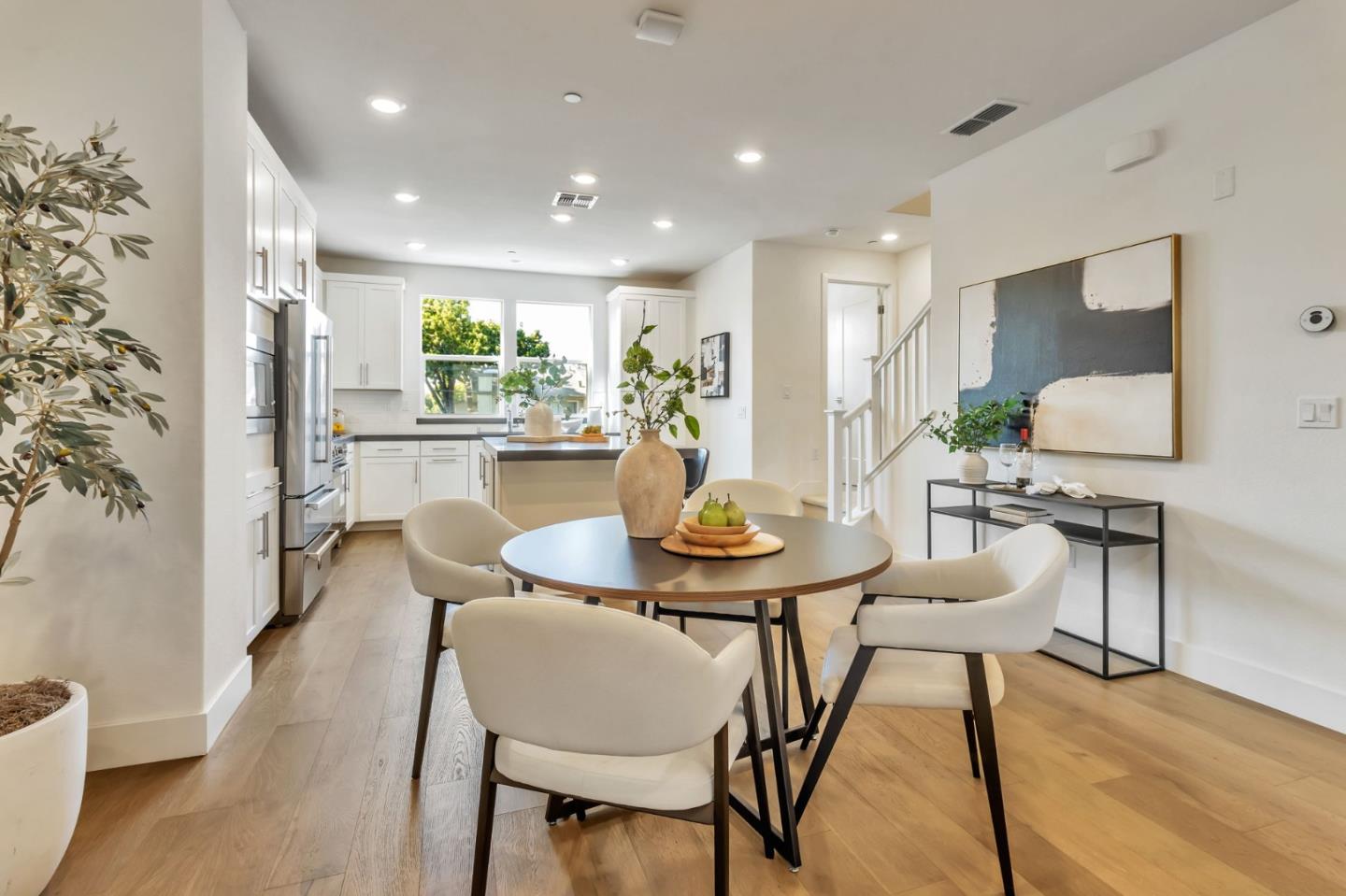 Detail Gallery Image 8 of 41 For 105 Ortega Ave, Mountain View,  CA 94040 - 3 Beds | 3/1 Baths