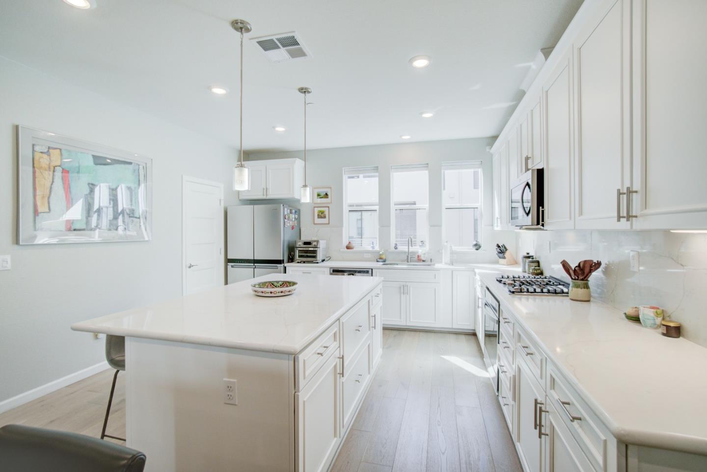 Detail Gallery Image 4 of 27 For 2785 Ball Pl #4,  Santa Clara,  CA 95051 - 4 Beds | 3/1 Baths
