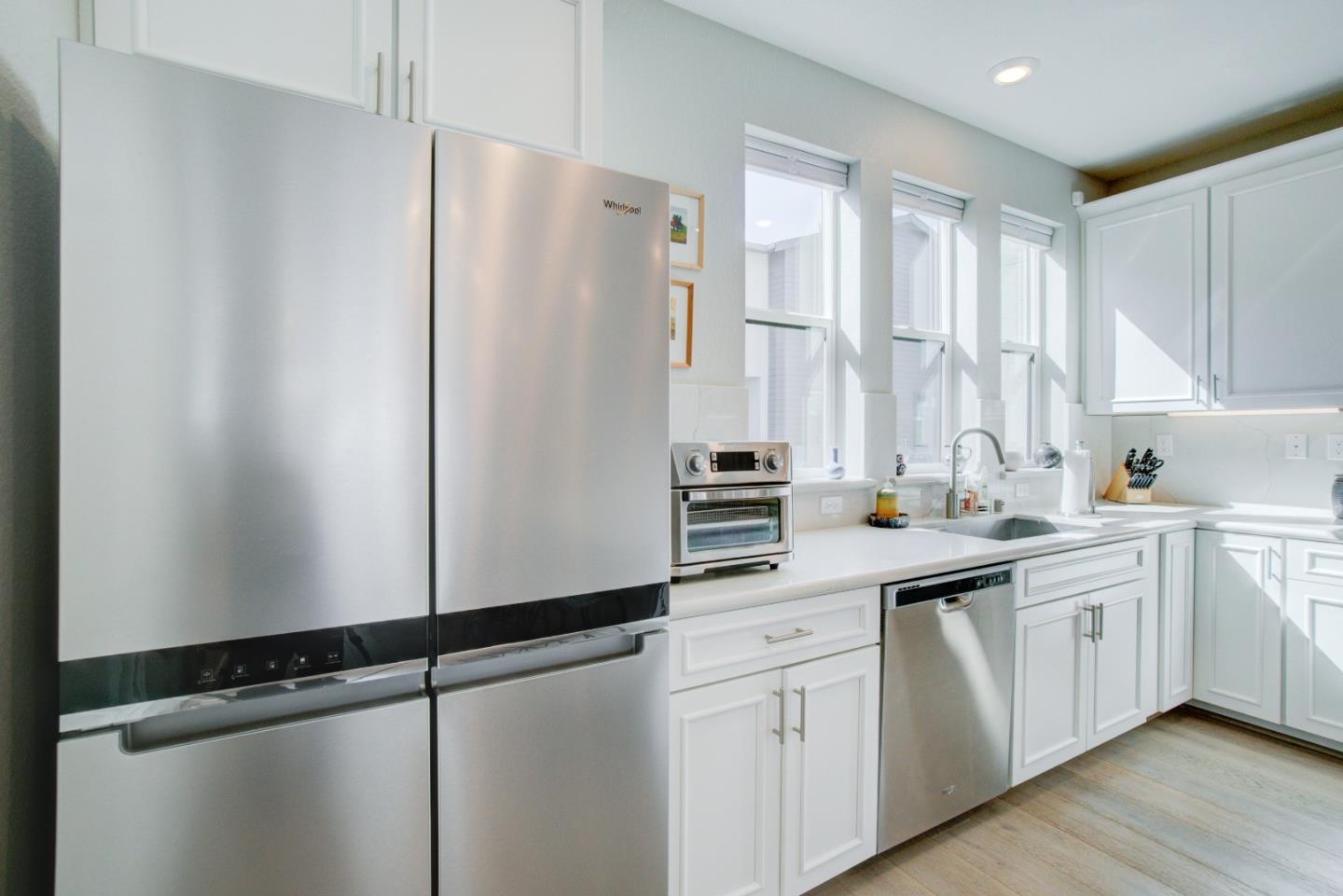Detail Gallery Image 5 of 27 For 2785 Ball Pl #4,  Santa Clara,  CA 95051 - 4 Beds | 3/1 Baths
