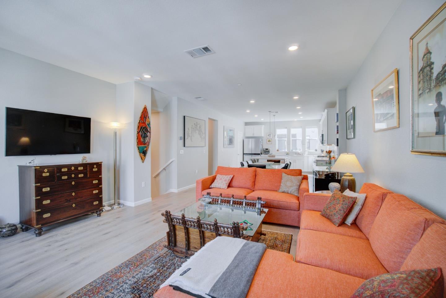 Detail Gallery Image 9 of 27 For 2785 Ball Pl #4,  Santa Clara,  CA 95051 - 4 Beds | 3/1 Baths