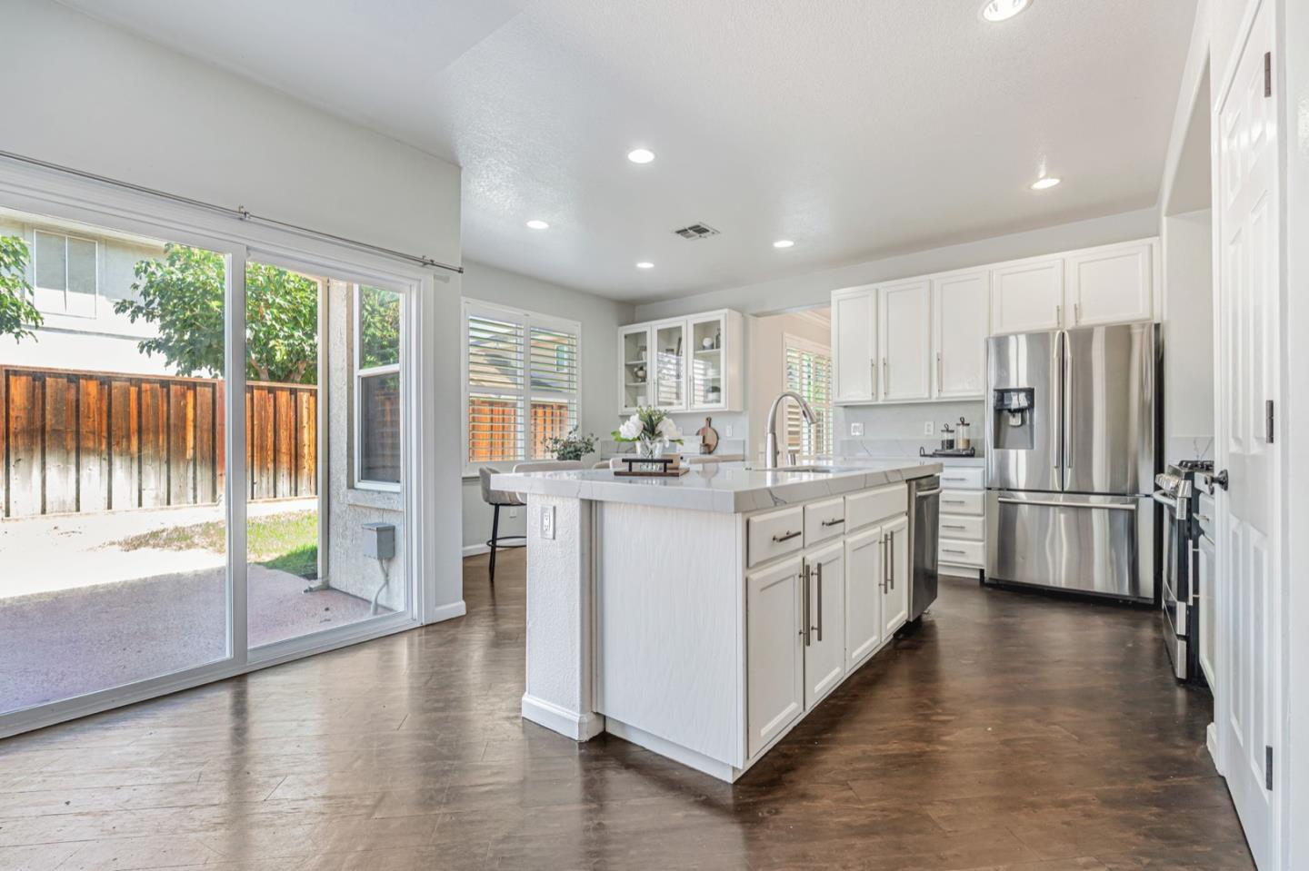 Detail Gallery Image 12 of 43 For 1586 Arrigotti Ln, Tracy,  CA 95377 - 5 Beds | 3 Baths