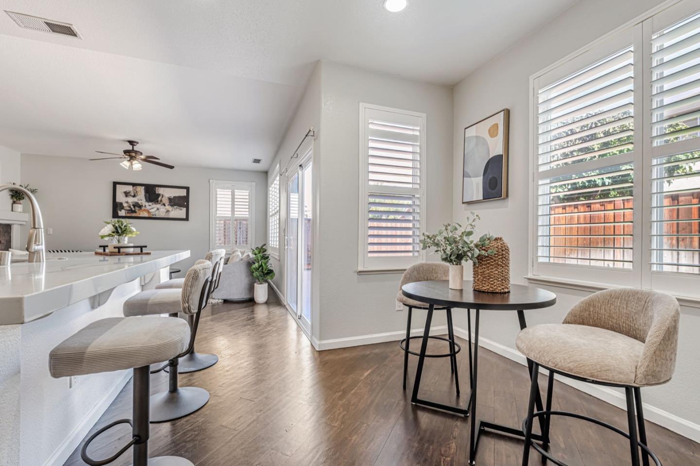 Detail Gallery Image 15 of 43 For 1586 Arrigotti Ln, Tracy,  CA 95377 - 5 Beds | 3 Baths