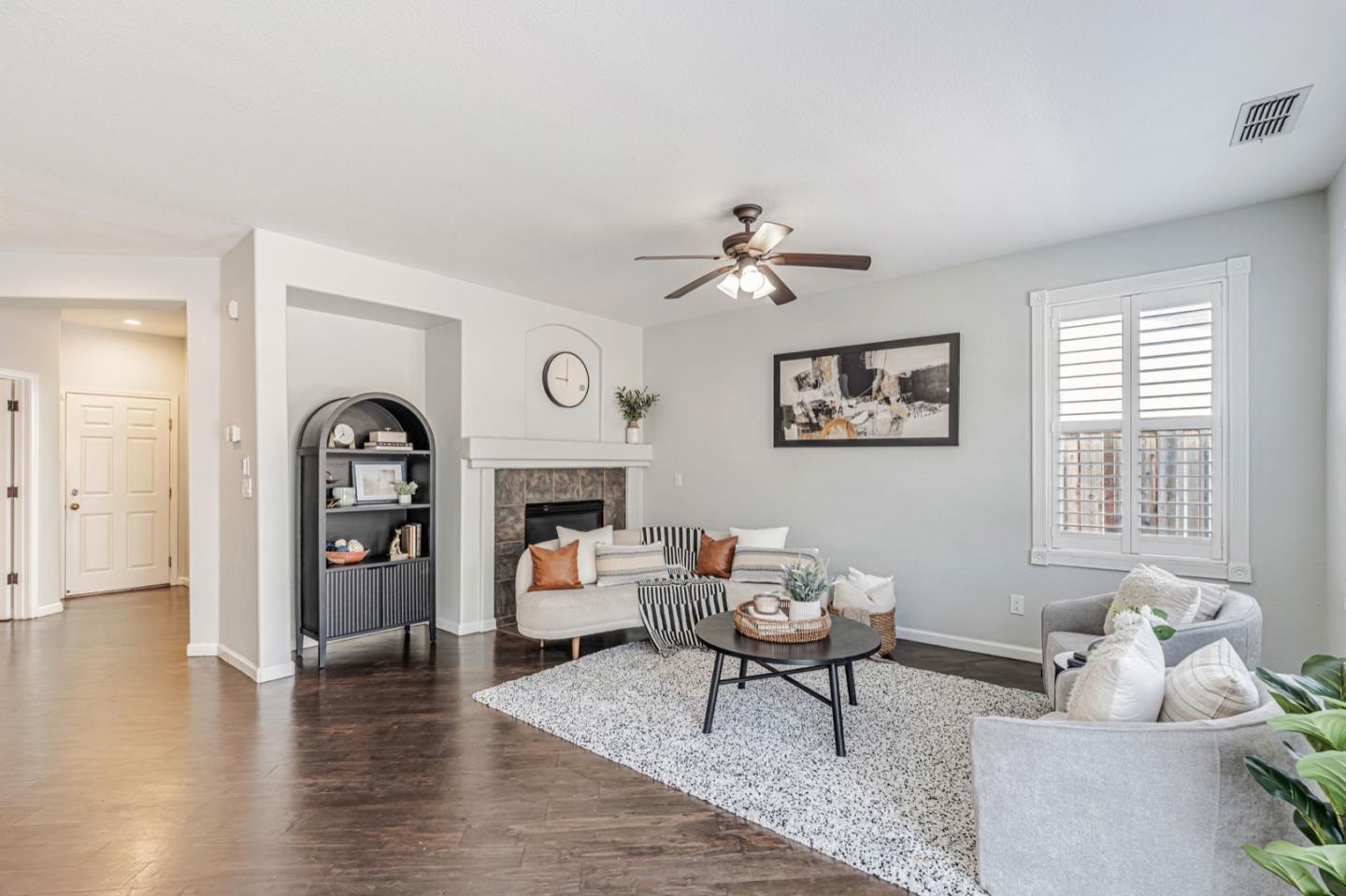 Detail Gallery Image 8 of 43 For 1586 Arrigotti Ln, Tracy,  CA 95377 - 5 Beds | 3 Baths